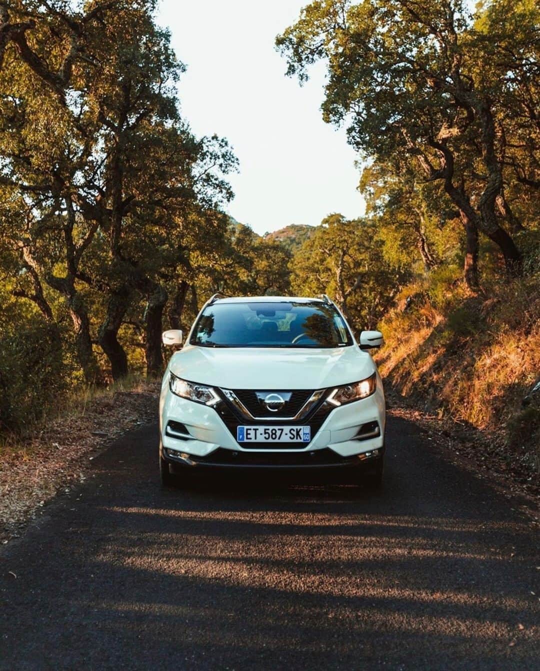 のインスタグラム：「Out Here. #NissanQashqai #Qashqai 📷 & 🚗 @yacouu」