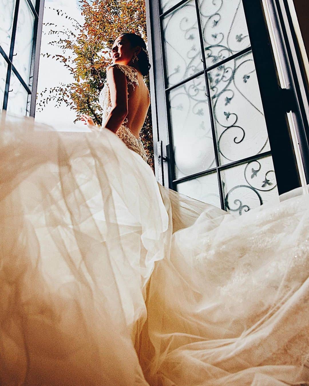 結子さんのインスタグラム写真 - (結子Instagram)「わたし自身もショーや撮影で着させていただいている、世界中の花嫁から大人気の @galialahav 👰✨ とにかくラインが綺麗でわたしもどのドレスを着ても惚れ惚れしてます♥️ .  1/31（金）〜2/2（日）にMAGNOLIA WHITE omotesandoで、Galia Lahavのトランクショーが開催されるみたいです✨2年ぶりにGalia Lahavさんご本人が来日されます🇯🇵 ﻿ 今回のトランクショーに参加される方は、1/31のGalia Lahav本人による最新コレクションのプレゼンテーションにも参加できるらしいよ♥️ わたしも当日は参加します^ ^ 楽しみ💕 ﻿ 詳しくは  @magnoilawhite_official もしくは👇 --------------------------------- ◆トランクショー詳細 MAGNOLIA WHITE omotesando﻿ 2020年1月31日(金)・2月1日(土)・2日(日)﻿ <ご予約のお申し込み> ﻿ 東京 tel.03-6434-1313 ﻿ --------------------------------- 大阪でも開催あり  @magnoliawhite_official #magnoliawhite #galialahav」1月16日 11時18分 - yuiko_yyy
