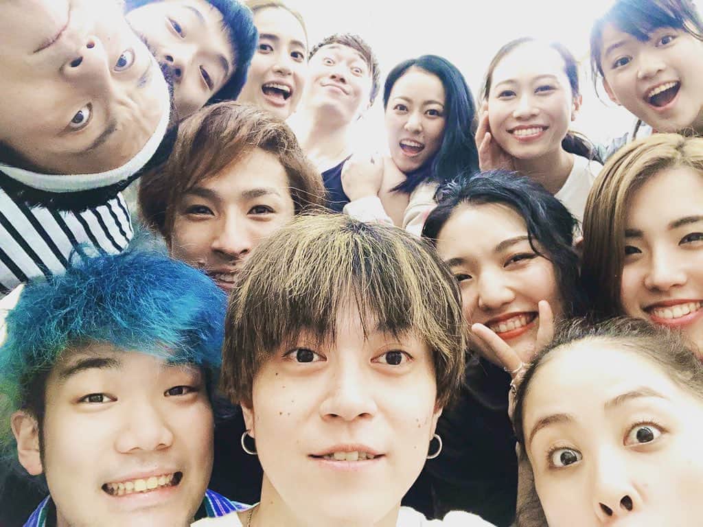 のインスタグラム：「地球ゴージャス 星の大地に降る涙  絶賛稽古中です✨ 毎日チャレンジ、吸収！ 探究心の塊のようなキャストばかりで 最高に刺激的な日々です😆！ 本番まで全力で！！ お楽しみに♥️ #地球ゴージャス #星の大地に降る涙  #星の大地に降る涙themusical」