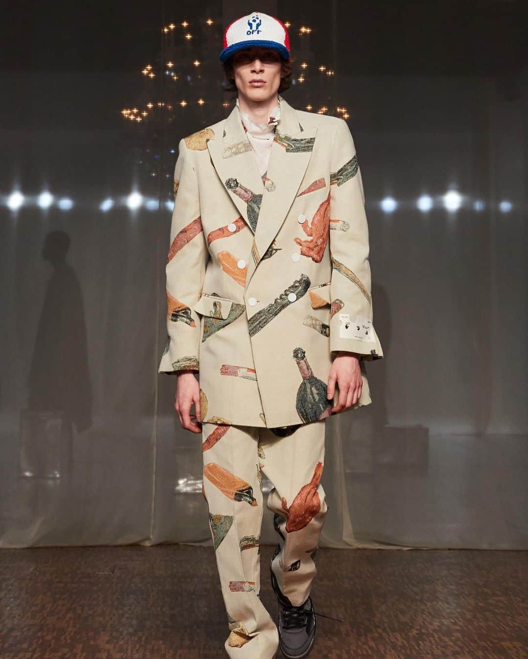 HYPEBEASTさんのインスタグラム写真 - (HYPEBEASTInstagram)「@hypebeaststyle: @off____white took to #ParisFashionWeek to unveil its Fall/Winter 2020 collection. Dubbed “Tornado Warning,” the latest menswear range featured a selection of slick knitwear and cut-out blazers, as well as a collaborative Air Jordan 5 sneaker. Head to the link in our bio to view more from the presentation and for a backstage look at the show. ⁠⠀ Photo: Off-White c/o Virgil Abloh」1月16日 11時46分 - hypebeast
