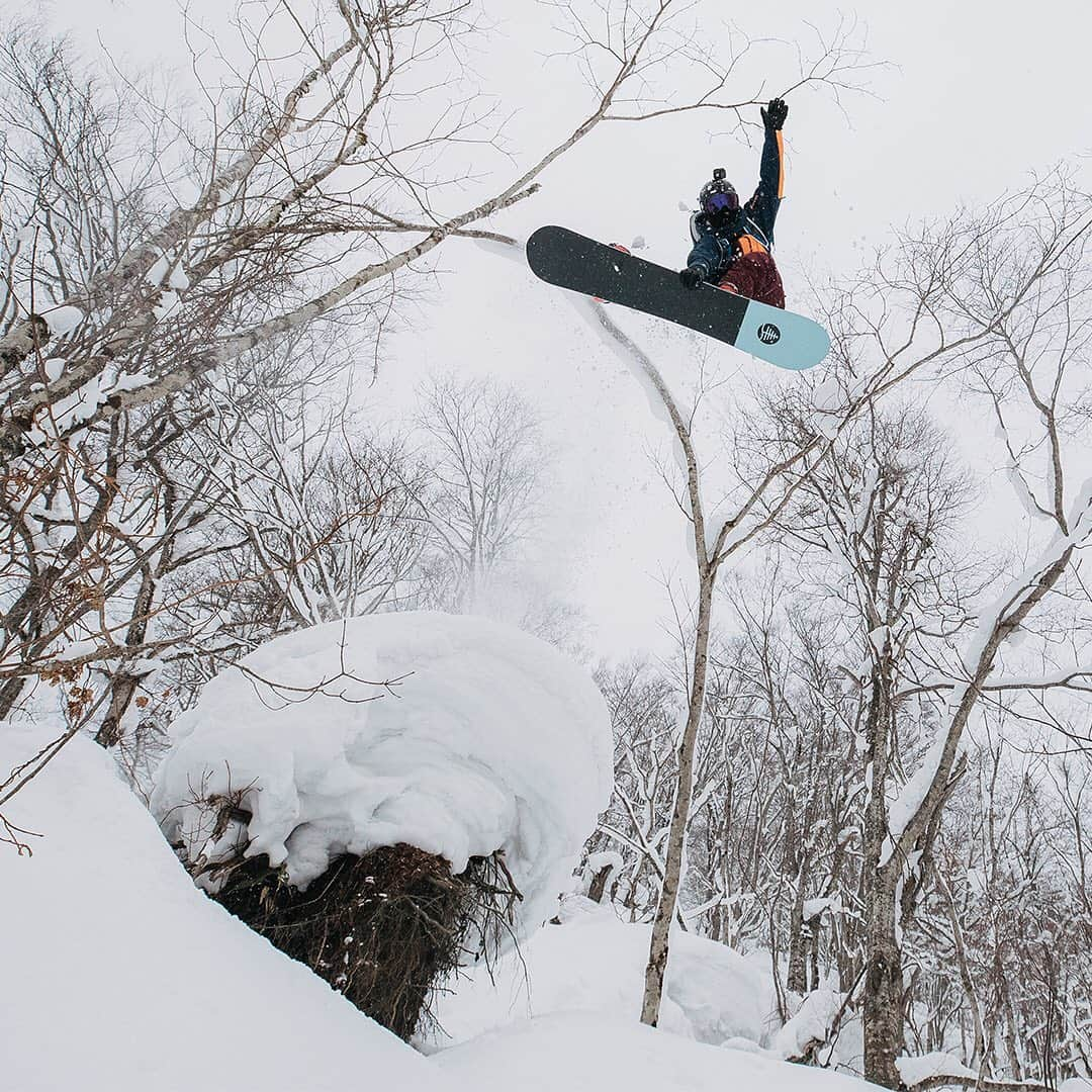 Burton Japanさんのインスタグラム写真 - (Burton JapanInstagram)「圧倒的なパフォーマンス、究極のプロテクション、スマートなシンプルデザイン。Burtonライダーをはじめ、多くのスノーボーダーが絶対的な信頼を寄せる[ak]コレクション。 #Winter2020Burton #RidingIsTheReason」1月16日 11時56分 - burtonjapan