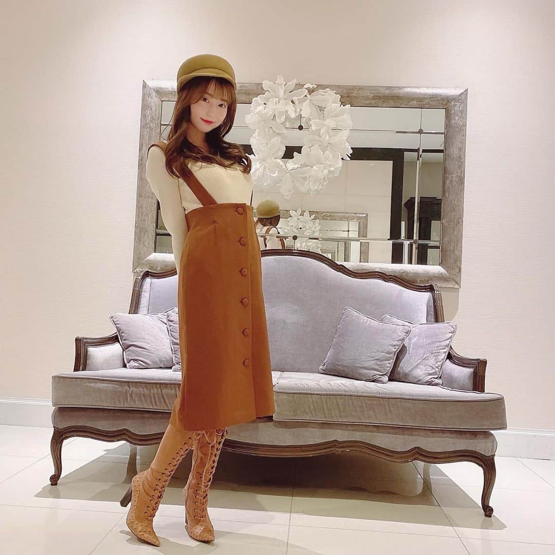 堀尾実咲のインスタグラム：「#cordinate #fashion #portrait 💋💋💋 ・ ・  #tops → @earth__1999  #skirt → @drwcys_official  #shoes → @darich_official  #earthmusicandecology #drwcys #darich」