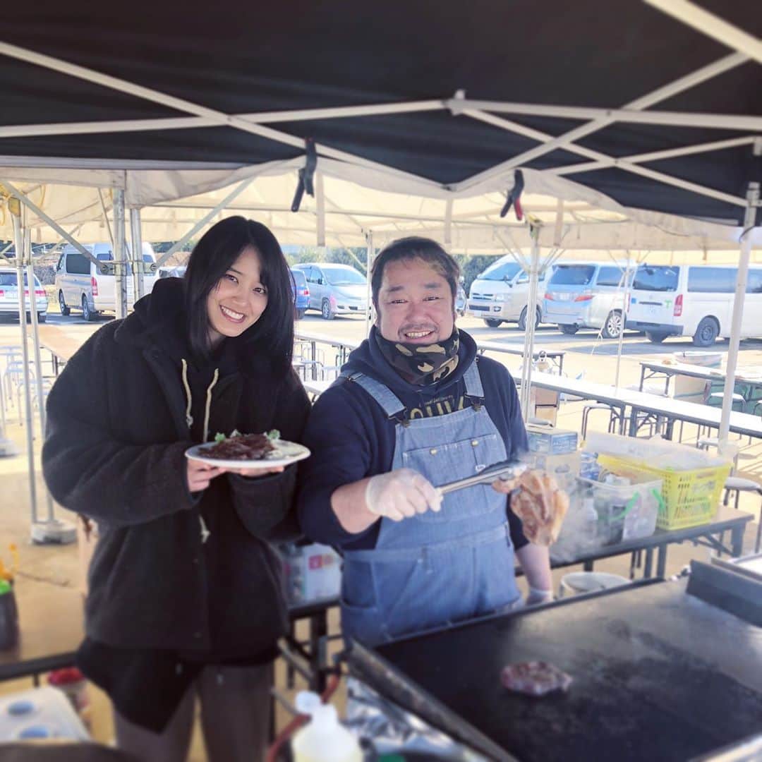 山崎紘菜さんのインスタグラム写真 - (山崎紘菜Instagram)「🐄 「ステーキ食べたいなぁ…」 という私のわがままを みなさんが叶えて下さいました！😭 わぁーーー😭😭 本当にあたたかい現場です。感謝。 #ブレイブ #群青戦記 #頑張らねば」1月16日 13時00分 - hirona_yamazaki