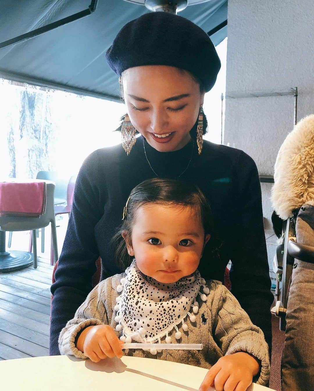 尾形沙耶香さんのインスタグラム写真 - (尾形沙耶香Instagram)「#happymomlife 👩‍👦 #ジョージと私」1月16日 13時36分 - sayakaogata