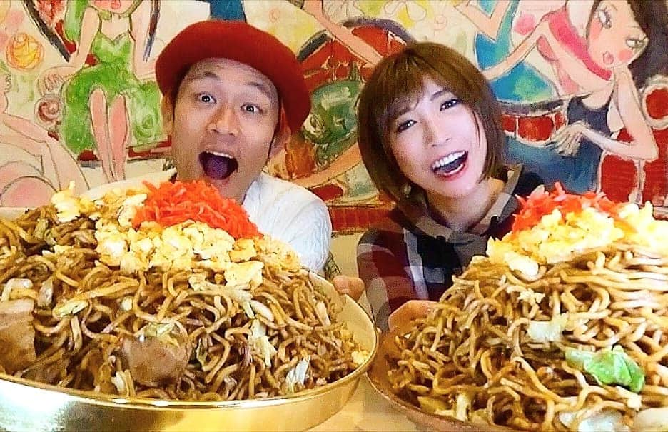 石関友梨さんのインスタグラム写真 - (石関友梨Instagram)「YouTube！MAX鈴木とコラボ大食い恋愛話🐻💕 #ダイニングベン #群馬グルメ #前橋グルメ #焼きそば #デカ盛り 大食い #大食い王決定戦 #優勝おめでとう #プロフィールからyoutube飛べます  #結婚式 #恋愛トーク」1月16日 14時03分 - yurimorico