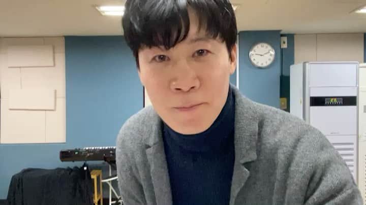 のインスタグラム：「#우리노래방가서얘기좀할까 #아무노래챌린지  #anysongchallenge 😆 케미넘치는 공연 보러오세요!!🎵♥️」