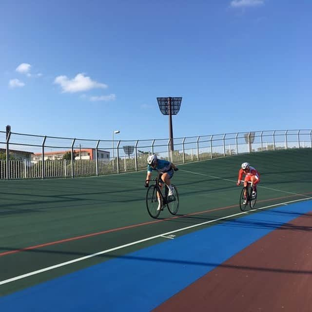 梶原悠未さんのインスタグラム写真 - (梶原悠未Instagram)「🌺🏖 . OKINAWA Training Camp 🚴‍♀️🏋️‍♀️🏊‍♀️ . ☀️#ソルテラグループ 🚲#BRIDGESTONE 🚵‍♀️#FELT 🧤#BIORACER ⛑#OGKkabuto 👚#CRAFT 🛵#maviccycling 🏋️‍♀️#JUCOLA 👙#CWXワコール 🕹#NITTO . #自転車競技 #トラック #中距離 #日本代表 #沖縄 #合宿」1月16日 15時10分 - yumi_kajihara