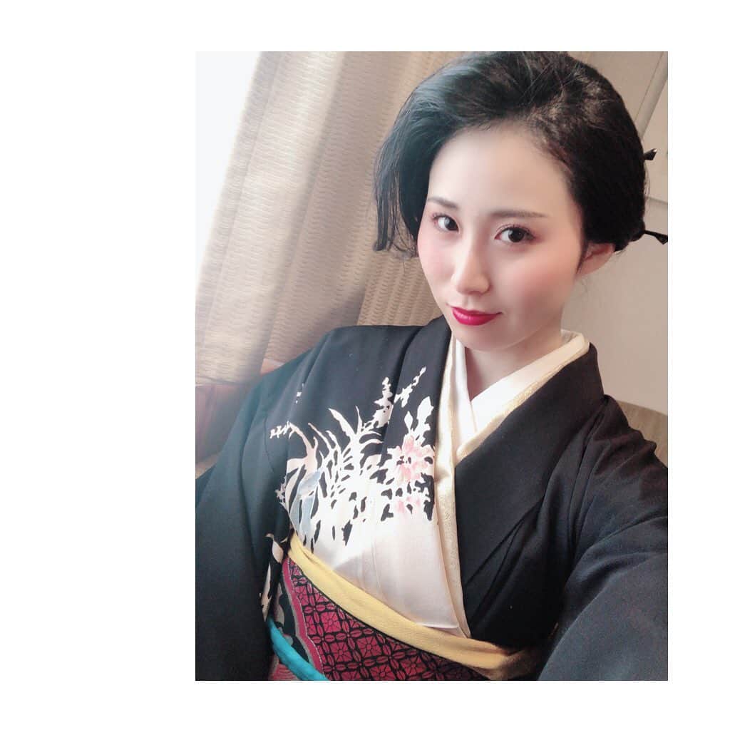 のインスタグラム：「kimono style.x  #casting  #actress  #キャスティング #女優 #役者  #愛媛出身 #愛媛県松山市 #actresslife #愛媛国際映画祭 #宇田恵菜 #世界青年の船 世界青年の船 #swy #swy32 #内閣府 #青年国際交流 #にっぽん丸 #SWY32  #nipponmaru #kimono #Japanese #和服 #着物 #黒髪 #振袖 #地毛 #traditionaljapanese #着付け #japanese #modeling  #和装」