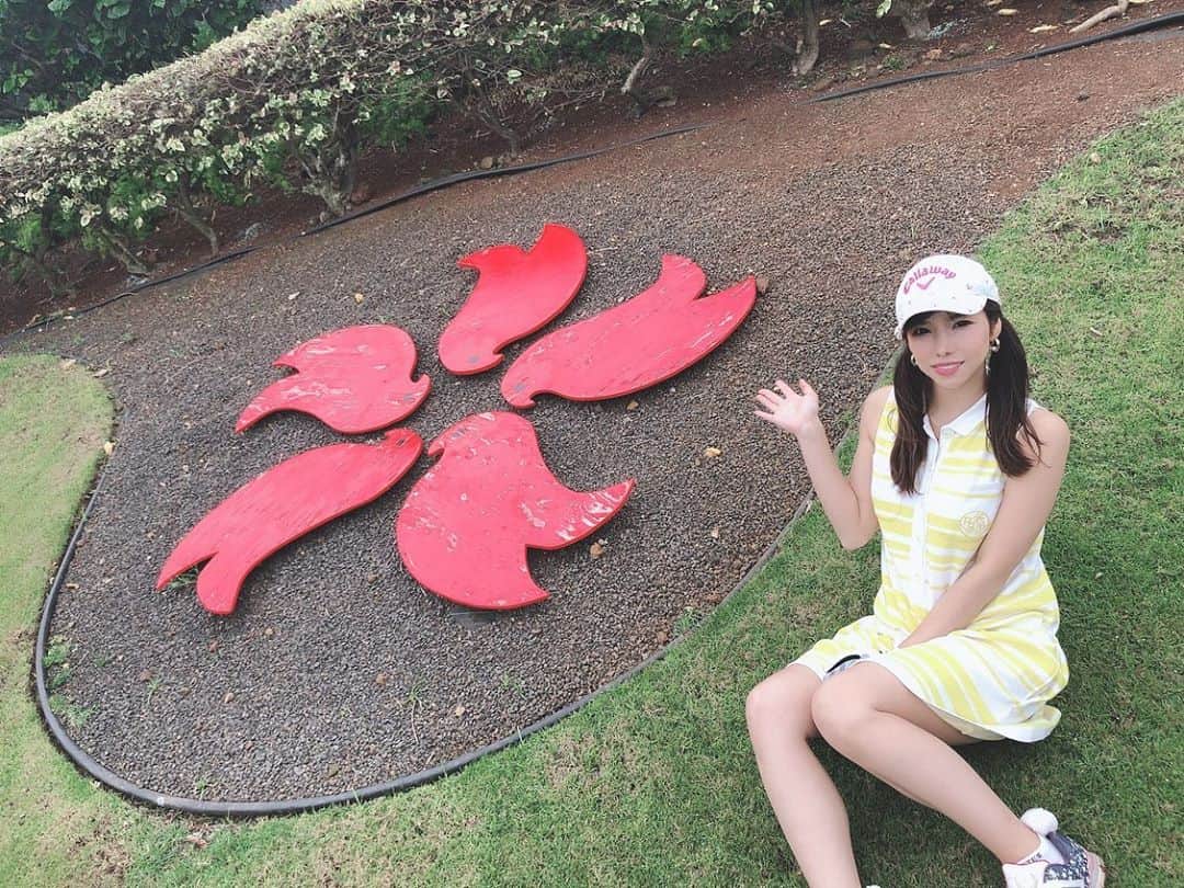 早川瀬里奈のインスタグラム：「タイガーウッズのロッカーがあるゴルフ場⛳️ 強風と雨のわりにはよく出来たラウンドだったと思う #パーリーゲイツ#ハワイゴルフ#マークミレン #マークミレンジュエリー #タイガーウッズ」