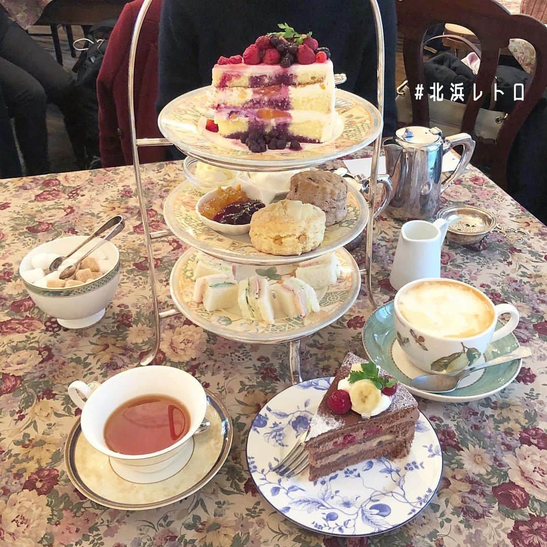ローリエプレス編集部さんのインスタグラム写真 - (ローリエプレス編集部Instagram)「大阪北浜にある紅茶専門店 #北浜レトロ ♡﻿ ﻿ レトロで可愛い洋館で紅茶やアフタヌーンティーを楽しめるんだそう☕︎﻿ まるで英国のような雰囲気で落ち着いたティータイムを◎﻿ ﻿ ぜひ近くへ行ったら立ち寄ってみてね♡﻿ ﻿ ﻿ ﻿ ﻿ ﻿ ﻿ ﻿ ﻿ ✔︎﻿ @kitahama_retro ﻿ 大阪府大阪市中央区北浜１丁目１−２６﻿ ﻿ ﻿ ﻿ ﻿ ﻿ ﻿ ﻿ ﻿ Thank you♡﻿ ﻿ @x.momon.x ﻿ ﻿ ﻿ ﻿ ﻿ ﻿ ﻿ ﻿ ﻿ ﻿ ﻿ ﻿ ﻿ #laurierpress_大阪カフェ﻿ ﻿ ﻿ ﻿ ﻿ ﻿ ﻿ ﻿ ﻿ ﻿ ﻿ ﻿ ﻿ ﻿ ﻿ ﻿ ﻿ ﻿ #ローリエプレス #大阪カフェ #アフタヌーンティー」1月16日 15時28分 - laurier_press