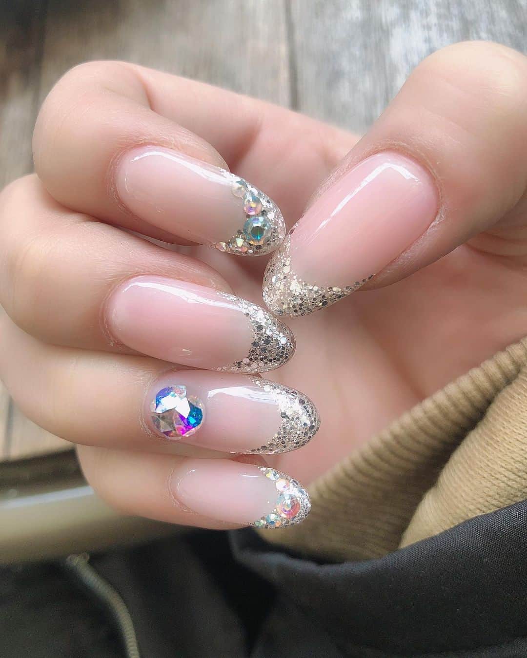 野崎鮎さんのインスタグラム写真 野崎鮎instagram Newnail Nail Simple ブライダルネイル Wedding Pink Silver オーロラ ストーンネイル Vカットストーン ラメ ジェルネイル ジェルネイルデザイン Gelnailsdesign Gelnails 1月16日 15時53分