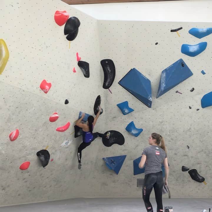 野口啓代のインスタグラム：「I enjoyed the Training Camp with @austriaclimbing team 👱🏻‍♂️🇦🇹🇯🇵👦🏻Today, We climb WorldCup Qualifications simulation!✨* * * I did 5tops✅ Here is the Video of 3 hardest one!💁🏻‍♀️🎥* * The half schedule of this training camp was fished! Keep working hard last 3days...😾🔥* * * 合同練習🇦🇹🇯🇵* インスブルック合宿も折り返し🔁* 後半戦も頑張りますっ😾🔥* * * @au_official #大和証券 @thenorthfacejp @orientalbaio #三井不動産 @cowsoapcp #zeta  @c3fit @lasportivajp @petzl_official  @newhale_japan」