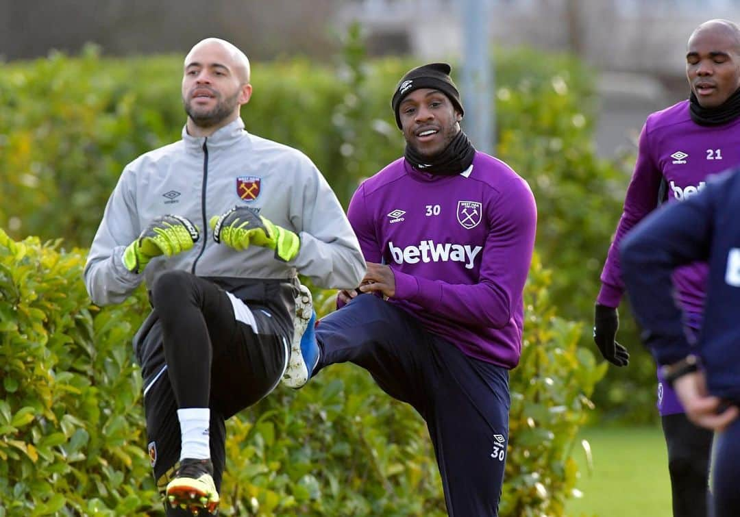 マイケル・アントニオさんのインスタグラム写真 - (マイケル・アントニオInstagram)「Love being back in training, made it even better today that my brother is back too @_darrenrandolph 😁」1月17日 1時52分 - michailantonio