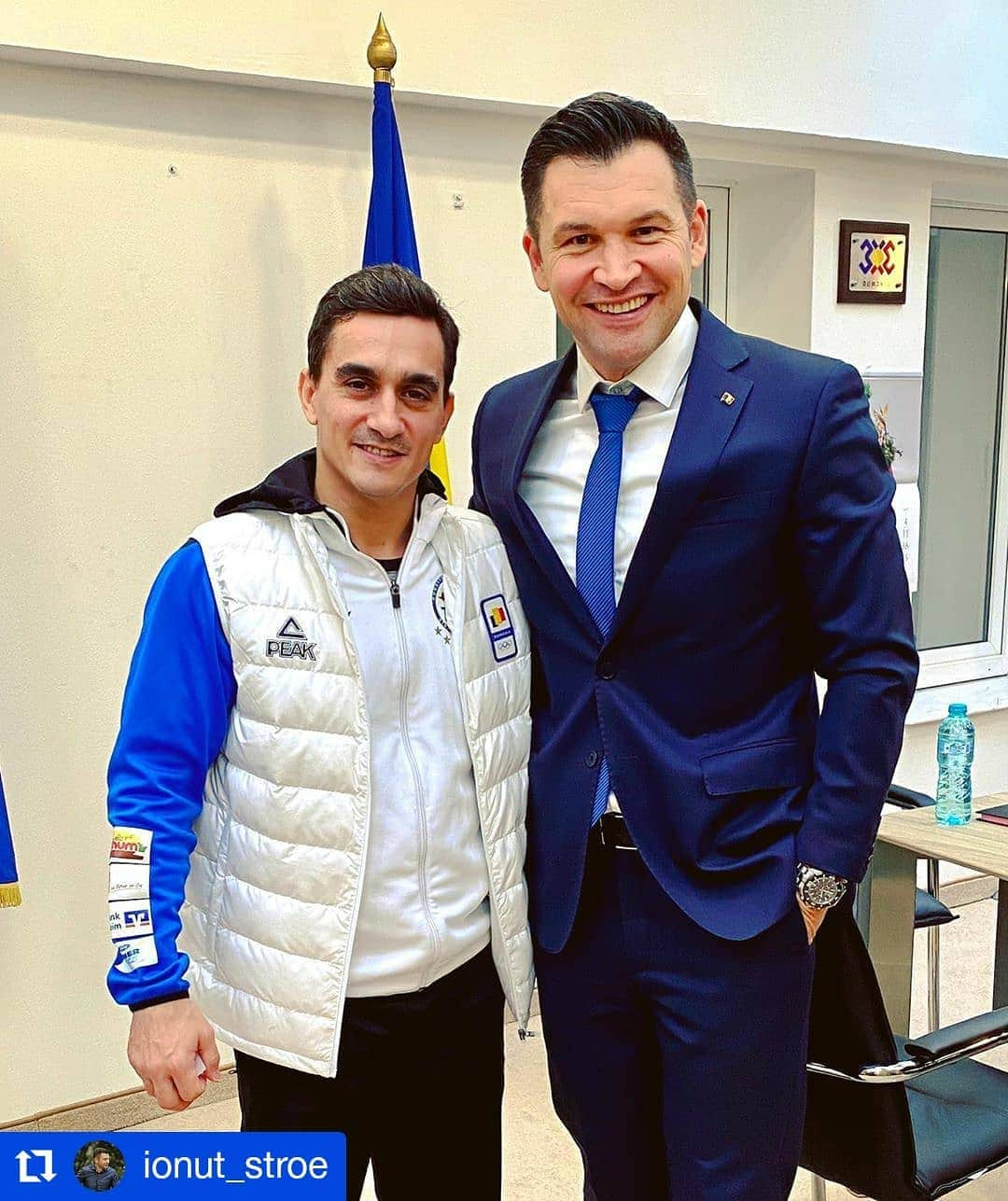 マリアン・ドラグレスクさんのインスタグラム写真 - (マリアン・ドラグレスクInstagram)「Ministerul Tineretului și Sportului-România  O vizită surpriză la minister, pe care i-o voi „întoarce” lui Marian Dragulescu @mariandragulescu la sala de antrenament, foarte curând. Marian este una din certitudinile noastre pentru Jocurile Olimpice din vară. Multă sănătate și spor la pregătiri! ----------------------------- Încântat de cunoștiință și un an plin cu realizări 💪 #teamromania #mts #gymnastics #gymlife #dragulescu #amd 🤗」1月17日 1時58分 - mariandragulescu