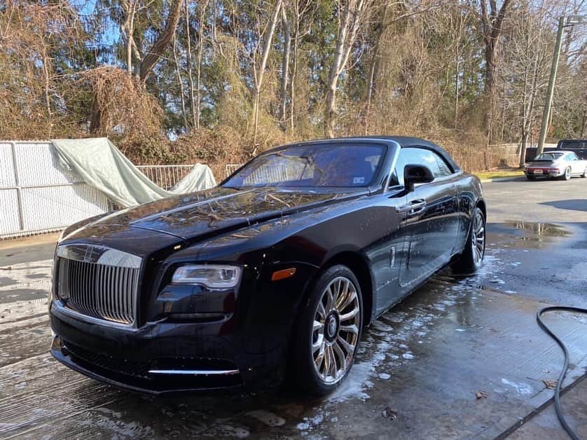 CarsWithoutLimitsさんのインスタグラム写真 - (CarsWithoutLimitsInstagram)「2019 Rolls Royce Dawn getting that radar from @k40electronics and a special clean treatment from @emsautonj 🛰  #carswithoutlimits #rollsroyce #dawn」1月17日 2時50分 - carswithoutlimits