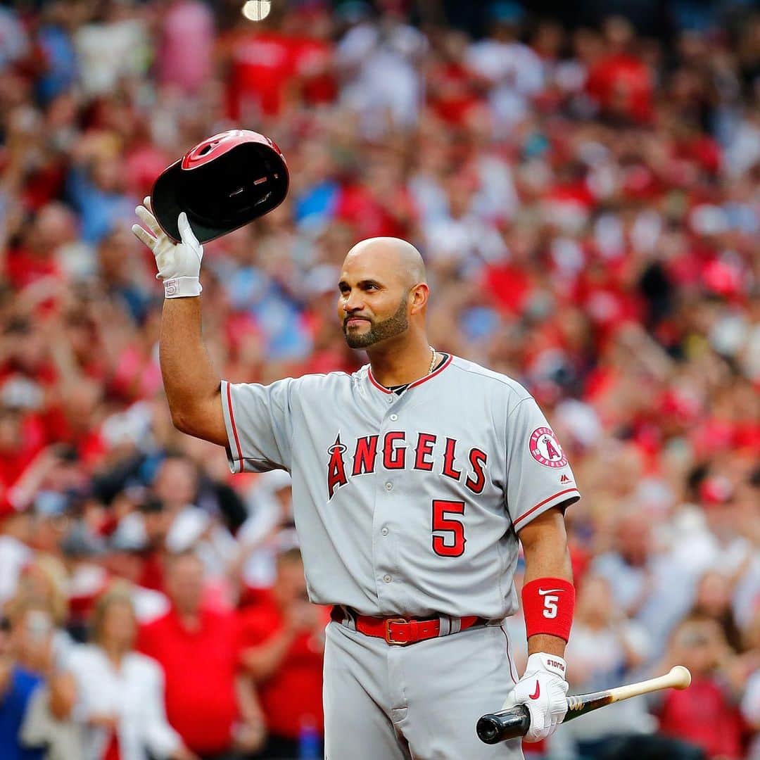MLBさんのインスタグラム写真 - (MLBInstagram)「An absolute legend of the game.  The great @albertpujols turns 40 today.」1月17日 2時54分 - mlb