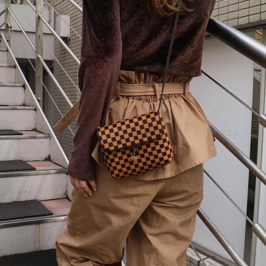 Vintage Brand Boutique AMOREさんのインスタグラム写真 - (Vintage Brand Boutique AMOREInstagram)「Louis Vuitton Damier Sauvage Pochette Gazelle  Free Shipping Worldwide✈️ DM for more information ≫ ≫ ≫✉️ info@amorevintagetokyo.com  #ヴィンテージ #ルイヴィトン#ヴィンテージルイヴィトン#ヴィンテージヴィトン #モノグラム #エピ #ヴィンテージブランドブティック #アモーレ #アモーレトーキョー #表参道 #東京 #青山  #vintage #louisvuitton #LV #LVvintage #vintagelouisvuitton  #vuitton #damier #monogram #vintagebrandboutique」1月16日 18時25分 - amore_tokyo