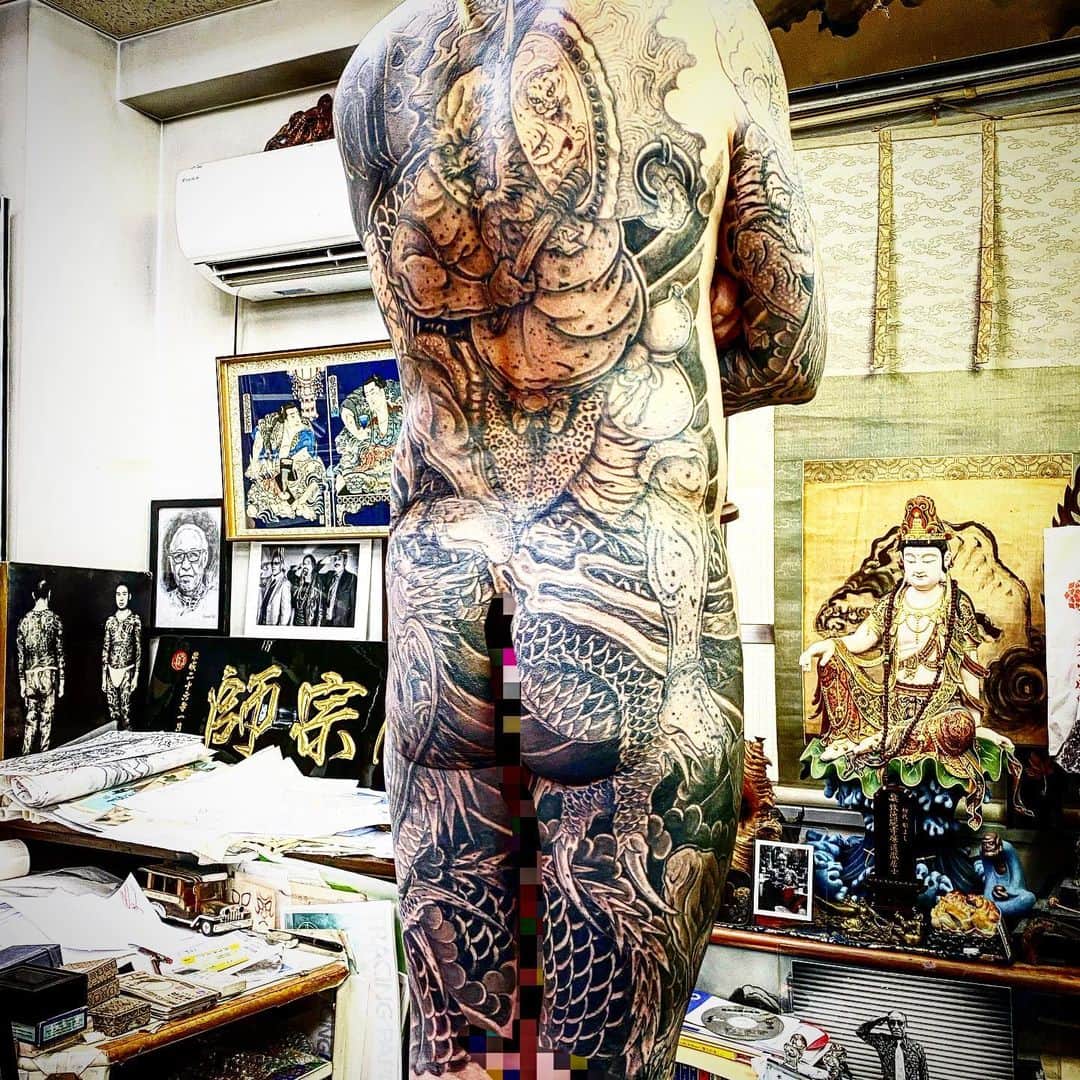 中野義仁さんのインスタグラム写真 - (中野義仁Instagram)「todays works‼️🙇‍♂️🙏 #H2ocean #H2oceanproteam #officialh2ocean #instagram #painting #traditional ＃exhibition #scroll #freehand  #japan #art #artist #artistmafia #friend #tattoos #tattooing #tattoo #tattoomag  #inK #inkdmag #tattoomagazine #tattoos_of_instagram #memarky  #tattoolifemagazine #tattooenelgy #tattooinstagram #tattoomania #artistmafia #tattoocultur #tattoocomunity #tattooculturmagazine #tattooare  @jessyentattoo @dennis_camsupply @yokohama_tattoo_museum @souryou @kiwamijewelry @horiyoshi3shop @taiwantattooconvention」1月16日 19時35分 - horiyoshi_3