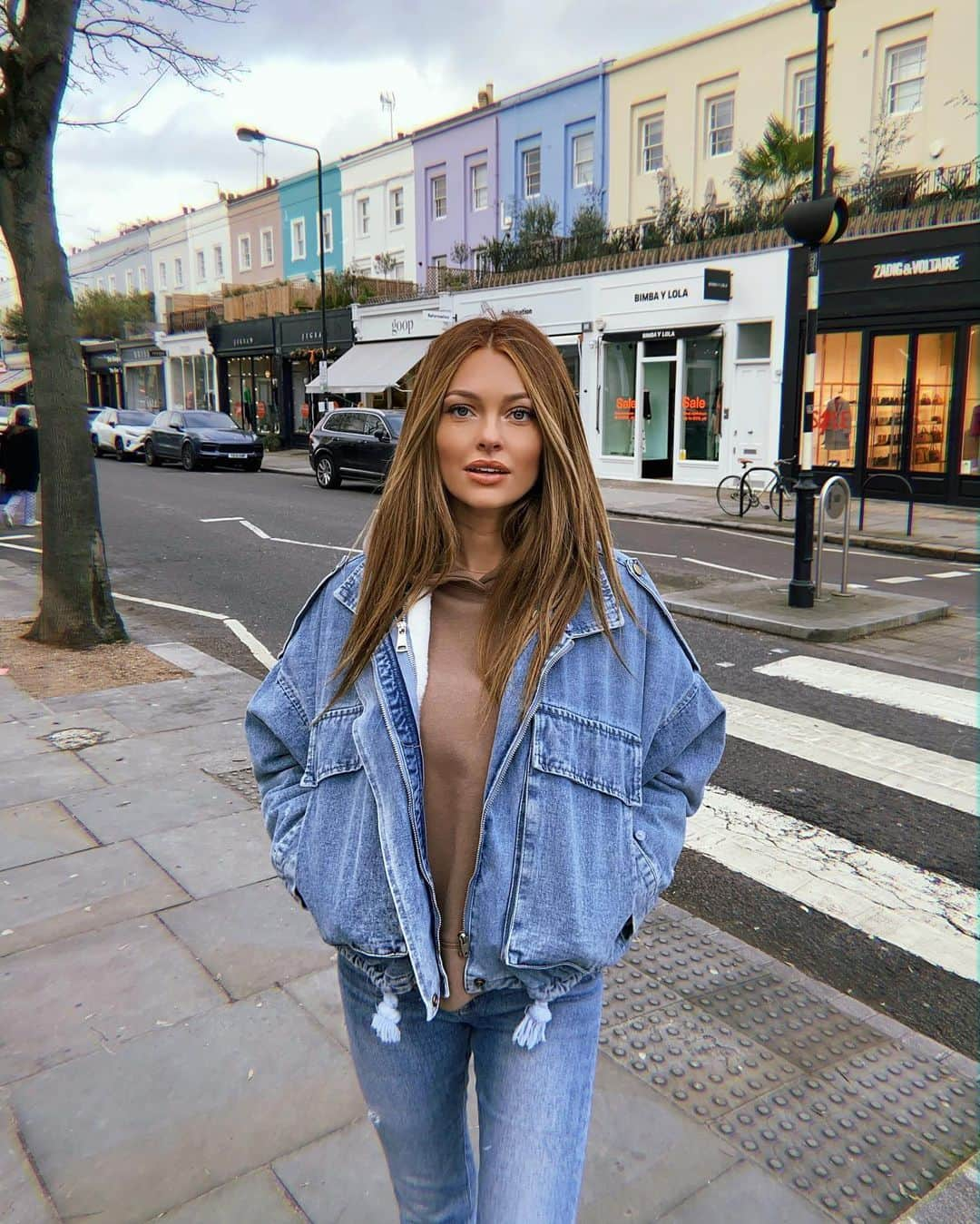 Caroline Receveurさんのインスタグラム写真 - (Caroline ReceveurInstagram)「Notting Hill 💙」1月16日 19時45分 - carolinereceveur