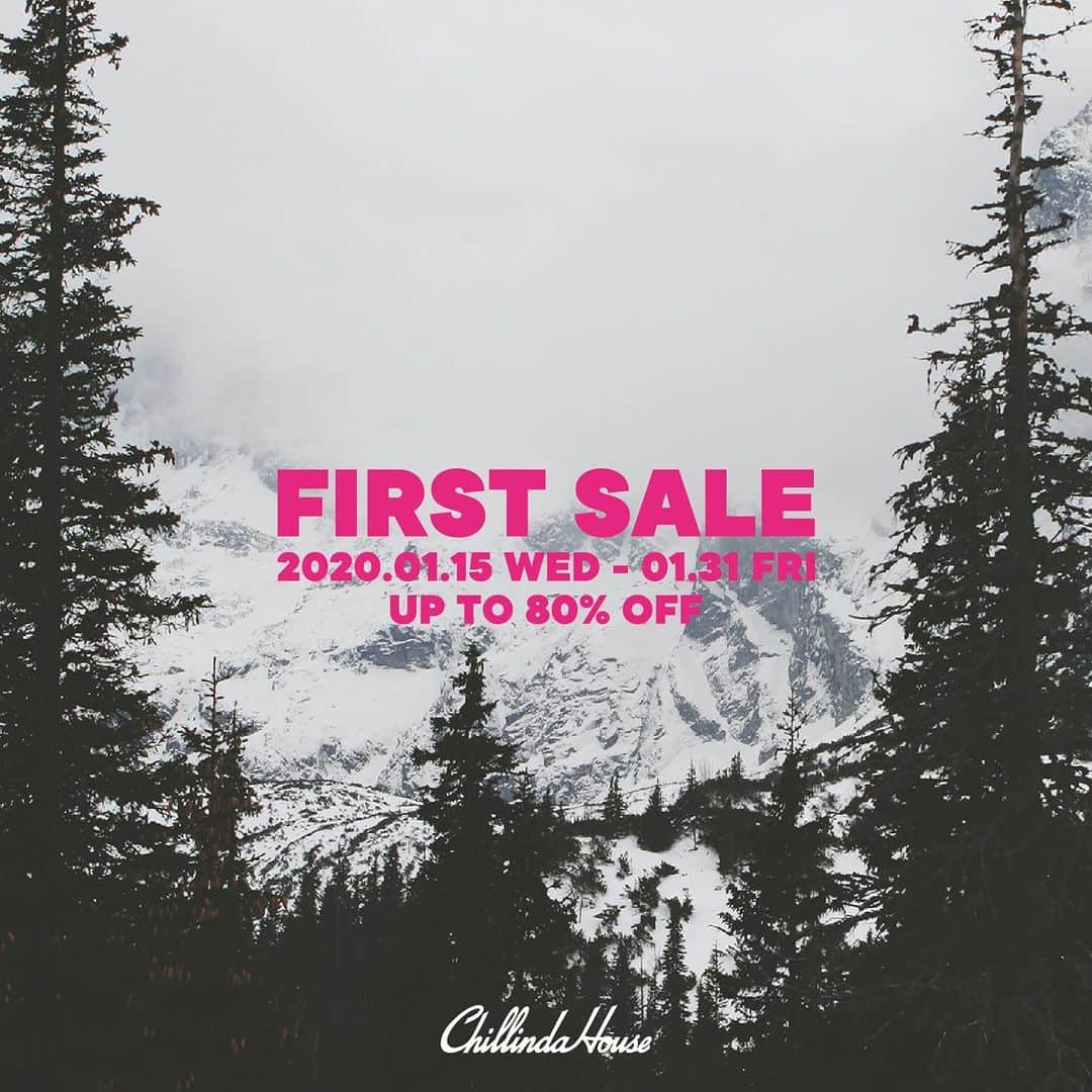 DIG DA GOOD IMCのインスタグラム：「【2020 FIRST SALE 開催中！】 . CHILL IN DA HOUSEではお客様の日頃のご愛顧に感謝して、1月15日(水)〜1月31日(金)までの期間「2020 FIRST SALE」を開催！ . GINRHYMESオリジナルアイテム、その他SALE対象商品が店頭及び、CHILL IN DA HOUSE オンラインストアにて最大80%OFFで購入できるスペシャルな機会です。 . 是非、この機会にCHILL IN DA HOUSEをご利用下さい。 . [開催期間] ●CHILL IN DA HOUSE店舗 1月15日(水) 12:00 〜 1月31日(金) 20:00 ●CHILL IN DA HOUSE オンラインストア 1月15日(水) 12:00 〜 1月31日(金) 23:59 . "2020 FIRST SALE" はこちらから↓↓ https://item.rakuten.co.jp/chillindahouse/c/0000000294/ . ※SALEに関しての注意事項※ . ●今回のセールは、店頭とオンラインショップ同時に販売を行っております。在庫管理には十分注意しておりますが、店頭及びオンラインショップにて売り違い完売が発生する場合があり、在庫がご用意出来ない場合が御座います。申し訳御座いませんが、その際は、何卒ご了承下さい。 . ●店頭及びオンラインショップ共に、ご購入、ご注文確定後の「返品、交換、キャンセル」はお受け出来ません。予め十分にお考えの上、ご注文頂きます様、宜しくお願い致します。 . ●ご希望の到着指定日時には出来る限り対応をさせて頂きますが、配送状況、天候事情、交通事情等に因り、ご希望に沿えない場合も御座います。予めご了承下さい。 . ※お電話でのご注文も随時受け付けておりますのでお気軽にお問い合わせください。 . CHILL IN DA HOUSE 北海道札幌市中央区南2条西7丁目4-1 第7松井ビル1階 営業時間 : 12:00 ～ 20:00 TEL : 011-231-9629 通販 : 楽天 CHILL IN DA HOUSE www.rakuten.co.jp/chillindahouse . #chillindahouse #2020firstsale #sale @chillindahouse」