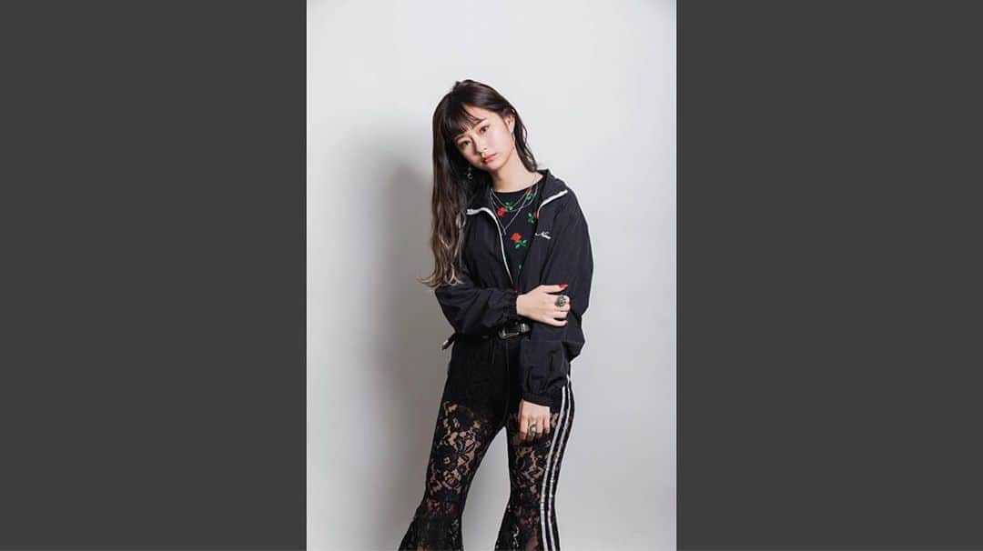 かれんのインスタグラム：「TRENDTEENs 第一期メンバーになりました❤︎ ❤︎ 十代に流行るものを作ったり，調べたり，発信したりしていくチームです☺︎ ❤︎ すでに会議などもしていて，これからは私たちをチェックしていたら流行がわかるチームになっていきたいな❤︎ ❤︎ 他のSNSでも活動報告していくので，followしておいてね‼︎ ❤︎ #trendteens  #トレンドティーンズ  #tt  #超十代  @trend.teens」