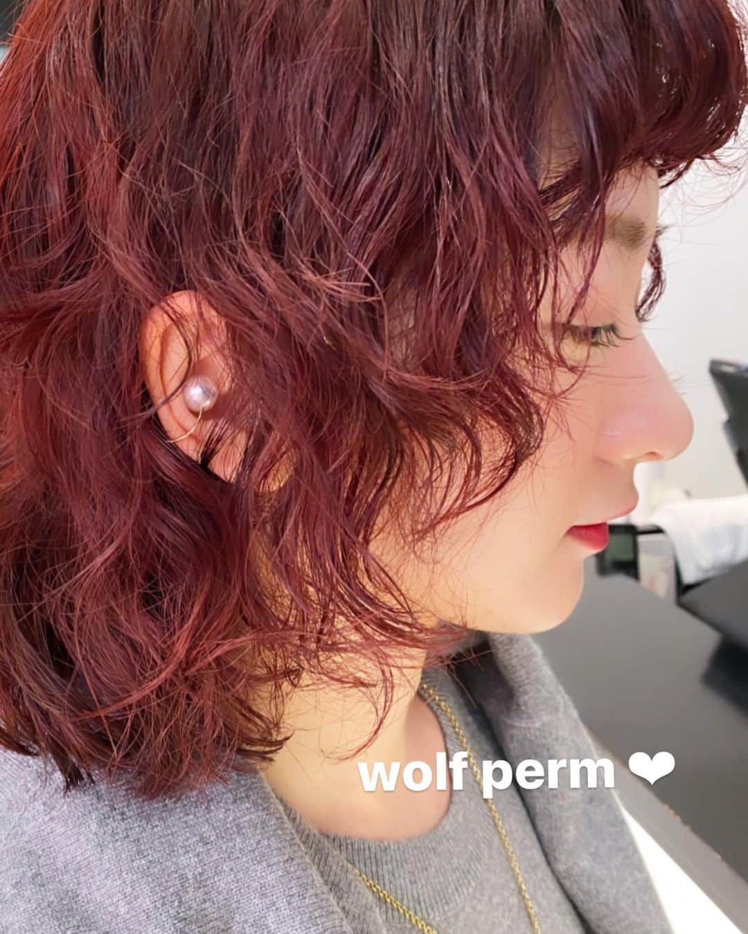 NASUさんのインスタグラム写真 - (NASUInstagram)「Wolf Cut ＋Special Perm＋Color＋Color Treatment ずっとBoBだったけどイメージチェンジ任せてくれた☺️ 前髪から顔まわりが可愛い💕 #nasupcolor #color #cut #perm #permhair」1月16日 20時00分 - nasup