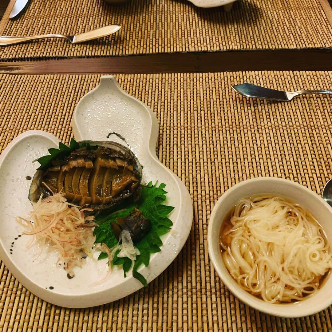 金村義明さんのインスタグラム写真 - (金村義明Instagram)「#フレンチ懐石#部屋食#順番に持ってきてくれる#３１５０#リピート間違い無し#鮑別注文#鴨ローストからヘレステーキに変更#超劇うまままままままままし」1月16日 20時21分 - yoshiaki_kanemura