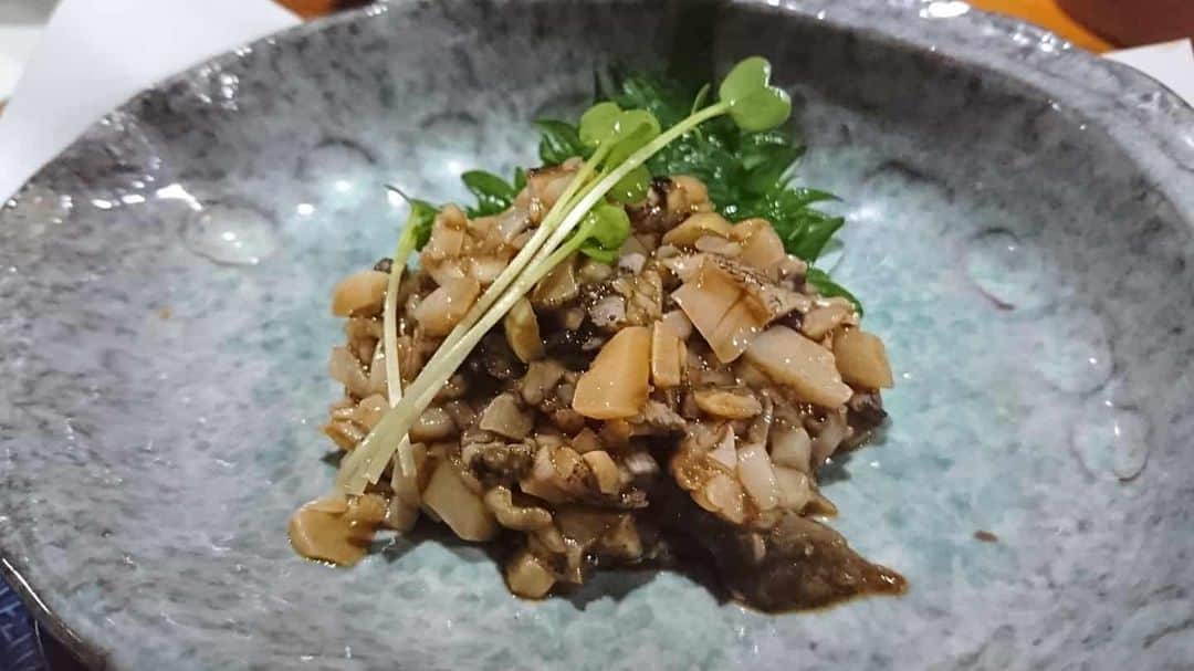 松本康太さんのインスタグラム写真 - (松本康太Instagram)「『アワビの踊り焼き』練馬にあるアワビをリーズナブルな値段で食べれる「あわび亭」と言うお店をブル中野さんに教えてもらいました(*^^*) アワビのなめろうなど珍しい料理もたくさん♪はまやねんとお腹いっぱいアワビを食べちゃいました！  #アワビ #あわび #アワビの踊り焼き #鮑 #練馬 #あわび亭 #あわび専門店 #リーズナブル #レギュラー松本 #あるある探検隊 #ブル中野 さん#86秒バズーカー #はまやねん」1月16日 20時20分 - aruarutankentai.matsumoto