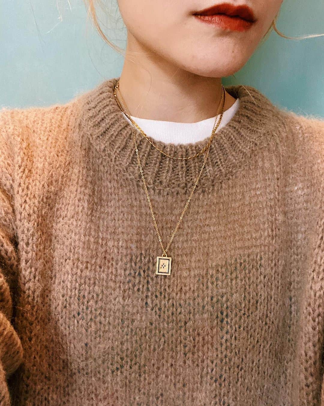 のインスタグラム：「. 最近はネックレス重ね付け💍 . #mihoc_fashion #mihoc_item #louisedamas」