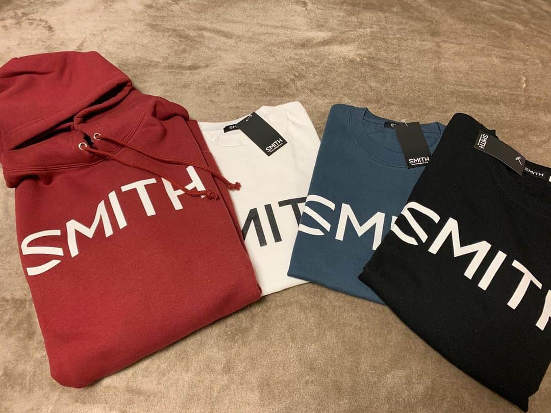 福田裕子さんのインスタグラム写真 - (福田裕子Instagram)「今年のSmithのパーカーとTシャツ来た〜♪ 着やすいから今の時期、パーカーはヘビロテだなぁ♪ いつもありがとうございます😊  #Smith #サングラス #パーカー #Tシャツ　 #牛乳石鹸 #マルトミ工業  #ナイキ #コラントッテ #fila」1月16日 20時27分 - yuko_fukuda_g