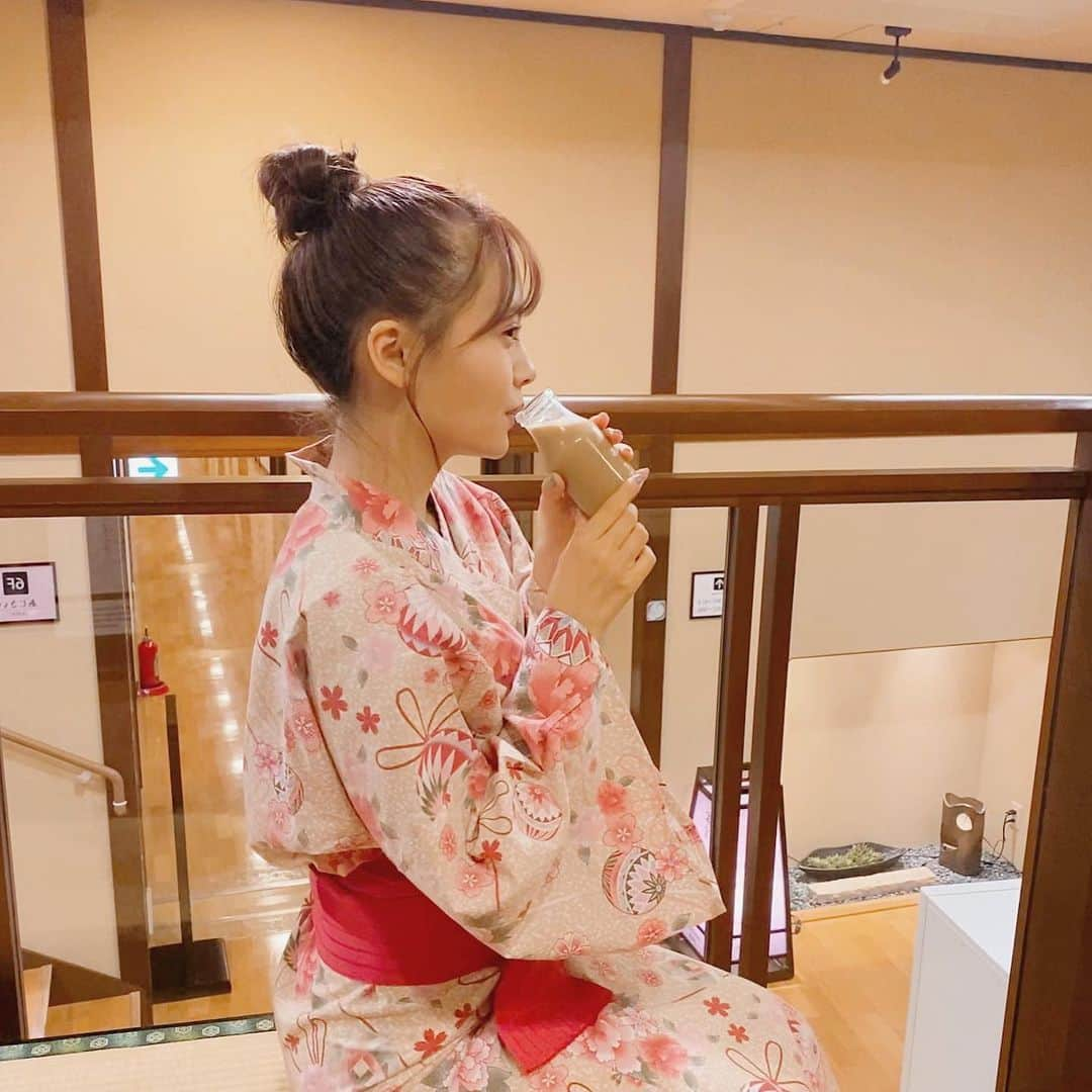 湯本亜美さんのインスタグラム写真 - (湯本亜美Instagram)「ㅤㅤㅤ 温泉気持ちよかった〜!♨️ お風呂上がりはやっぱり珈琲牛乳🐄🥛」1月16日 20時45分 - amiyumoto_official