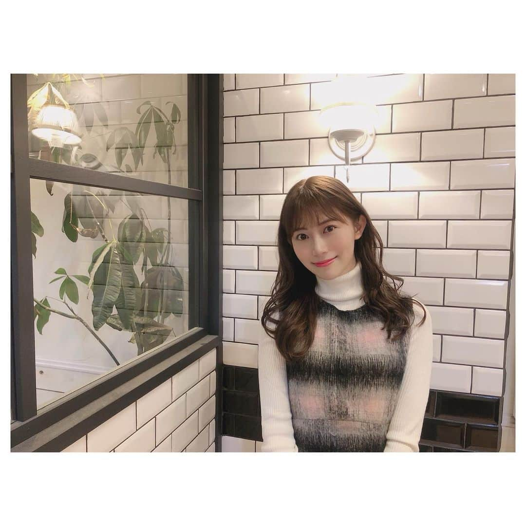 後藤理沙子さんのインスタグラム写真 - (後藤理沙子Instagram)「昨日、リトルリンネでカットカラートリートメントしていただきました❤️やっぱり明るめのカラーがしっくりくる！ここ最近カットは毛先整える程度で、伸ばしっぱなしだったんだけど、ワンカール分くらい切って少しレイヤーいれてもらいました💇‍♀️ 担当は @t9r_0174 さん☺️いつもありがとうございます♬  https://beauty.hotpepper.jp/slnH000353753/ * #イルミナカラー #レイヤーカット  #巻き髪  #hair #栄 #久屋大通 #nagoya #nagolic  #リトルリンネ  #リトルヘアサロン #littlelinne」1月16日 20時43分 - risako_goto