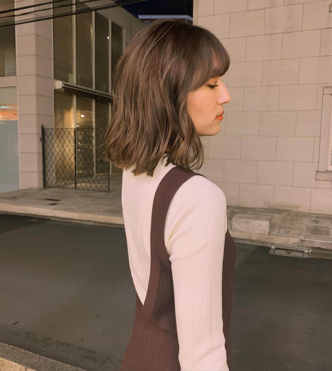 神能裕貴のインスタグラム：「🌫 Mayuko Arisue 🌫 ワイドに切り込んだ前髪に、分厚くカットしたロブが素敵💫  #SHIMA#ハイライト#バレイライト#バレイヤージュ#海外ヘアー#リアル海外ヘアー#モカアッシュ#モカベージュ」