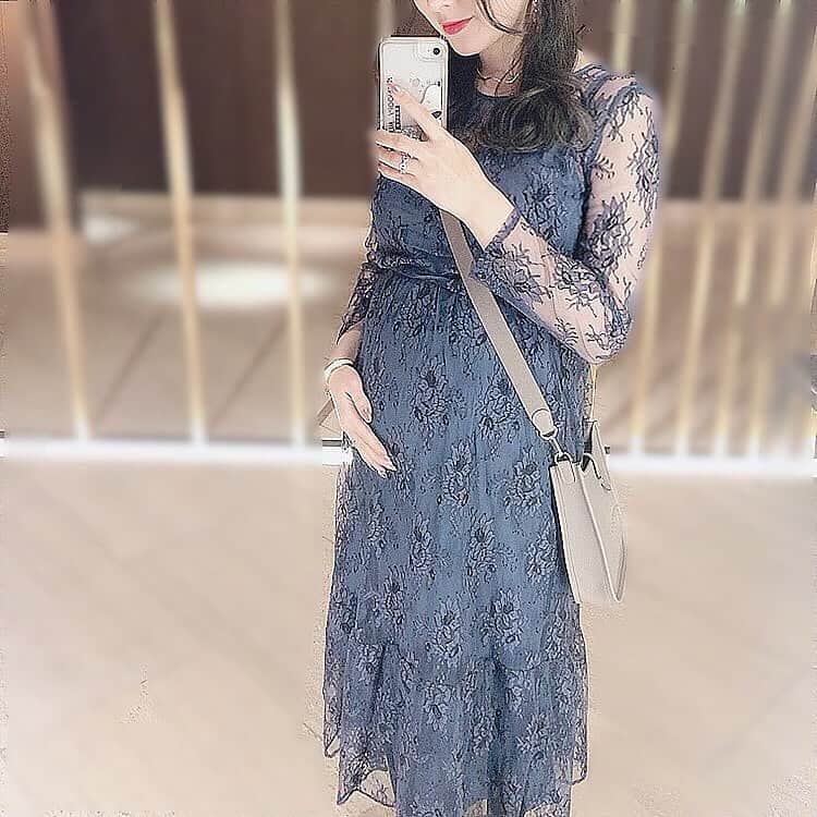 伊藤りかさんのインスタグラム写真 伊藤りかinstagram Kaene Official の総レースワンピース 私はmサイズのネイビーを着用してます 妊娠6ヵ月頃に購入して 8ヵ月のぽんぽこりんお腹でも着れました 後ろがチャックやからちょっと大変やけど 胸下は