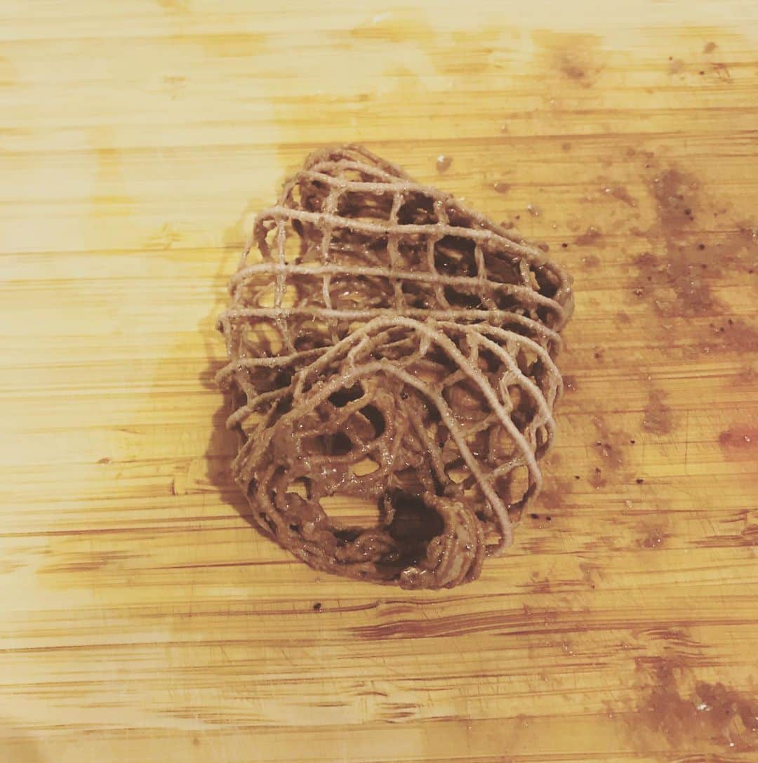 ペギのインスタグラム：「明日は大事な日です #珍しく願掛けを #自分らしく #力を抜いて #縛られないように #そんな願掛けない #ただ食べたかっただけ #ローストビーフ #頂き物 #もう一つ忘れてはいけない #25年」