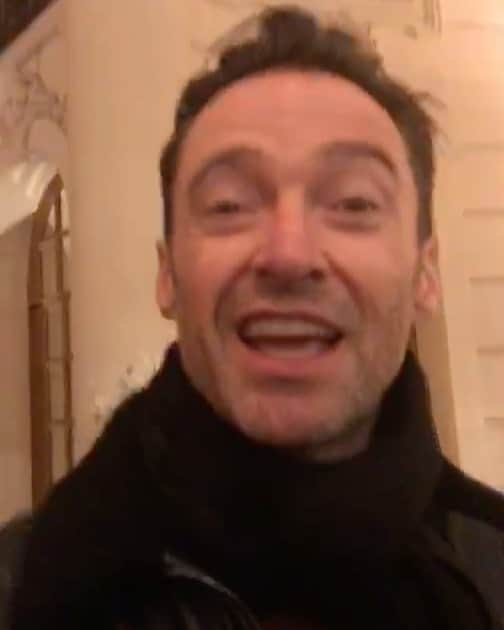 ヒュー・ジャックマンのインスタグラム：「That time we were in Paris. 2017. It did not stop raining ... and I didn’t care. #throwbackthursday」