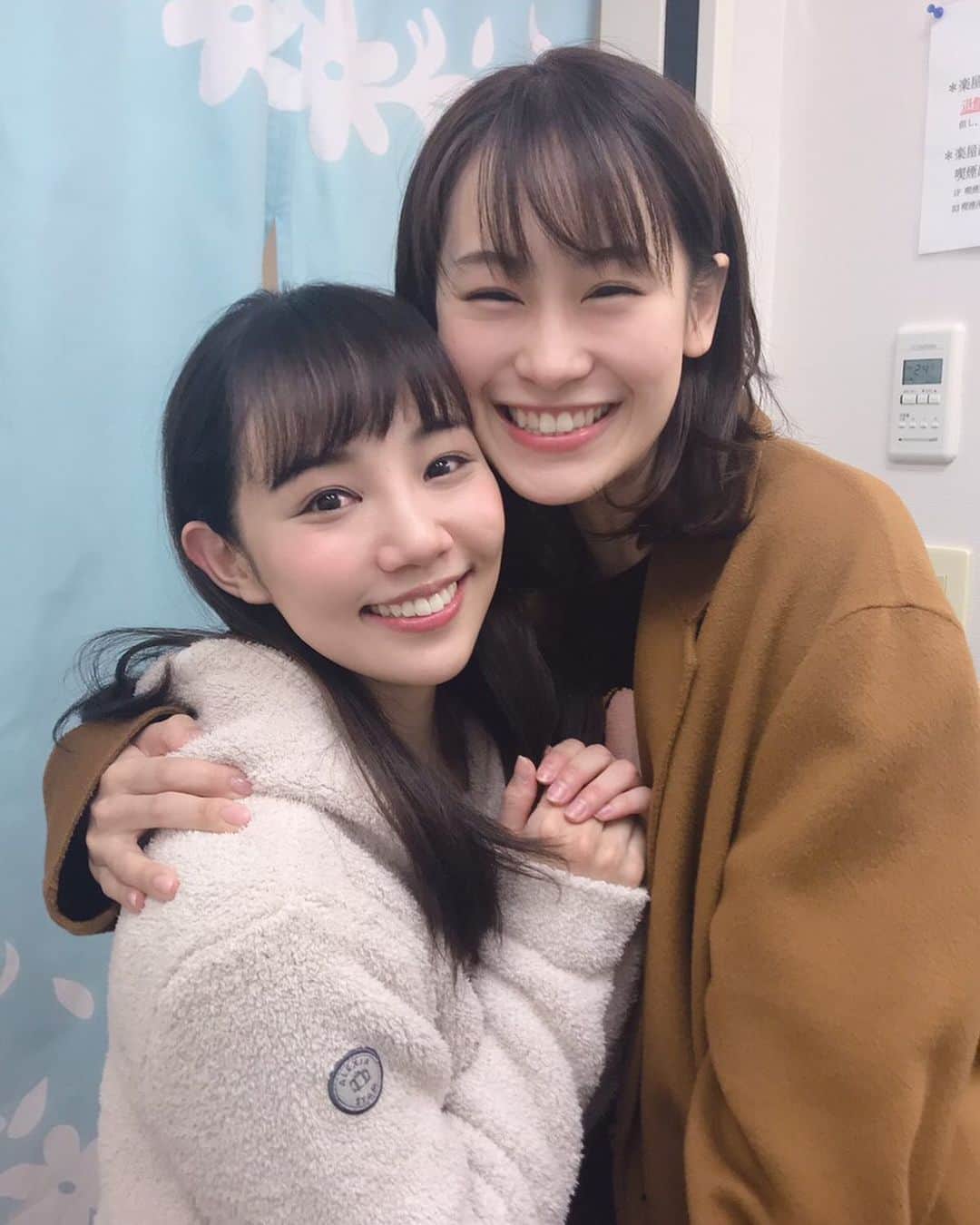 のインスタグラム：「愛希れいかさん…💕﻿ ご観劇くださいました！！！﻿ ﻿ 温かくて優しいれいかさんに、私は何度救って頂いたことか…😢❤️今までもこれからも、この尊敬心は増すばかりです！！！！﻿ ﻿ お会い出来るだけで、底知れない幸福感をもたらしてくださる方…それが、れいかさん✨✨✨大好きです‼︎大尊敬です‼︎‼︎😍﻿ ﻿ #シャボン玉とんだ宇宙までとんだ﻿ #愛希れいか さん💕﻿」