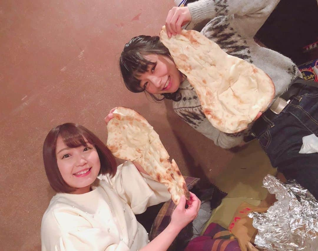 嶋梨夏さんのインスタグラム写真 - (嶋梨夏Instagram)「公演前にあゆちゃんとのむさんオススメのカレー屋さんでカレー買ってきました🍛💓駅とザムザ阿佐ヶ谷の間ぐらいのところにあります😊ナンがめちゃくちゃ大きくて甘くて美味しかったなぁ🥰カレーはチキンにしました💓久々にカレー食べられて幸せさんでした〜☺️✨✨✨ #中野歩 ちゃん #舞台 #スティングガールズ #1月19日まで #ザムザ阿佐ヶ谷 #阿佐ヶ谷 #阿佐ヶ谷グルメ #インドカレー #インド料理 #バンダリ #india #curry #カレー #アラサー女子 #丸顔 #ショートボブ #ぷに子 #photooftheday #JAPAN #japanesegirl #avex #avexmanagement #instagood #followme #ricashima #嶋梨夏」1月16日 21時25分 - shimarica_jp