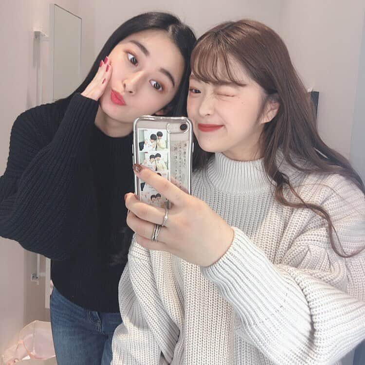 西山なずなのインスタグラム：「. お揃いのニット買ったんだ〜⚫️⚪️」