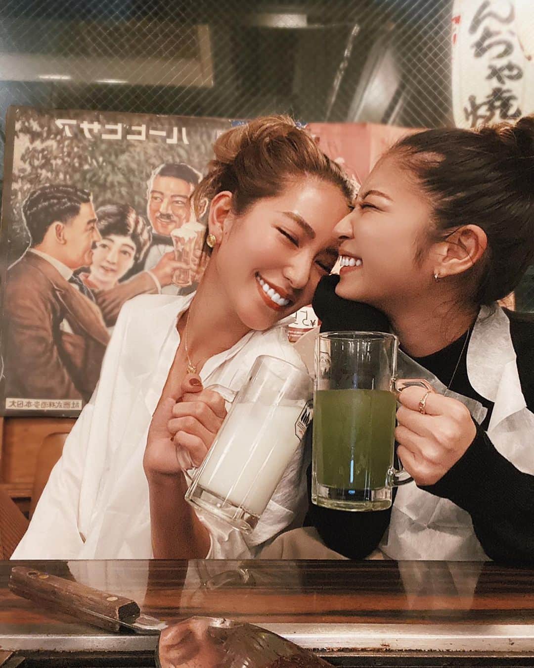 佐藤あずみのインスタグラム：「私の好きぴちゃん❤︎ . 呑んで食べて喋り倒して声がガラガラぴっぴ❤︎ . #bbf #monjya  #japanesegirl #japanesefood #tokyo #もんじゃ」