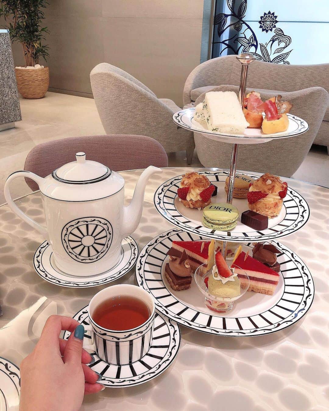 都築青空のグルメインスタ