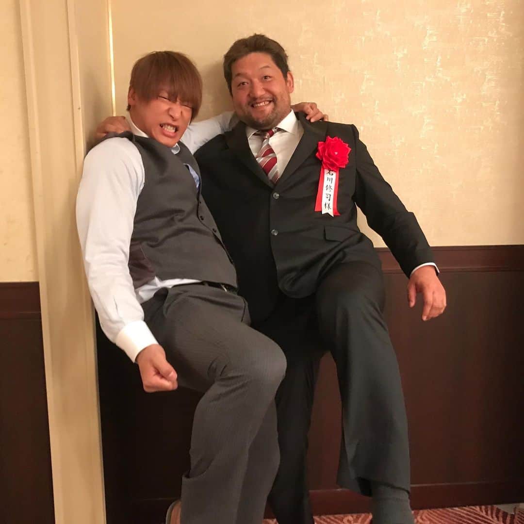 石川修司のインスタグラム：「プロレス大賞でこんな人と会いました。 #ajpw #OPG」