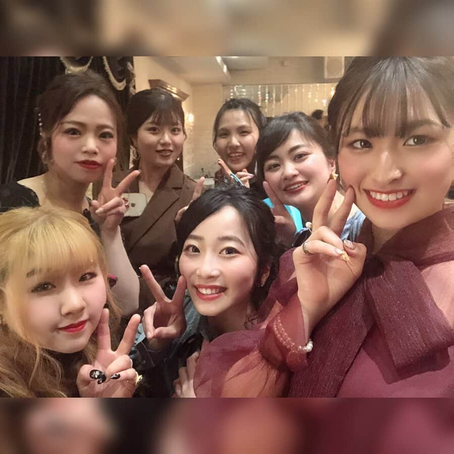 渡邊菜々さんのインスタグラム写真 - (渡邊菜々Instagram)「・ 🤎同窓会🤎 みんな大好き🙊 たのしかったなーほんとに🤟 また集まりたいってーーー ・ #熊本#成人式#同窓会#みんな変わってなかった #中学に戻った気分#すき#6枚目いつめん #すきなんだわ#二次会もたのしすぎ #ありがとう#みんな#また誘って😘 #渡邊菜々#わたなな#🌻」1月16日 23時44分 - watanana1225