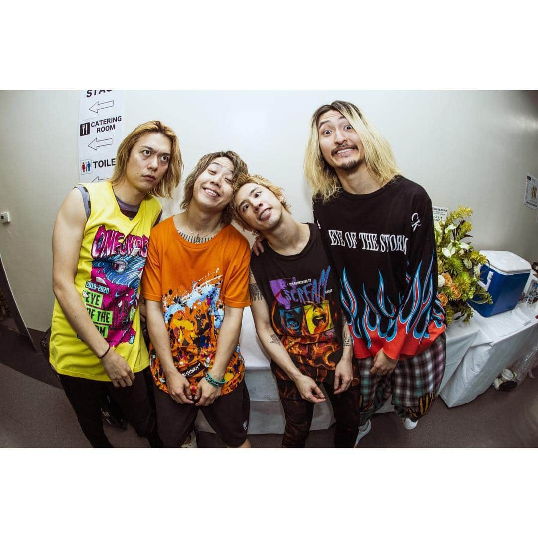 青木カズローさんのインスタグラム写真 - (青木カズローInstagram)「‪ONE OK ROCK、福岡公演2日目殺影完了！！‬ ‪#ONEOKROCK‬ ‪#OOR‬ ‪#福岡‬ ‪#写殺‬」1月17日 0時02分 - cazrowaoki