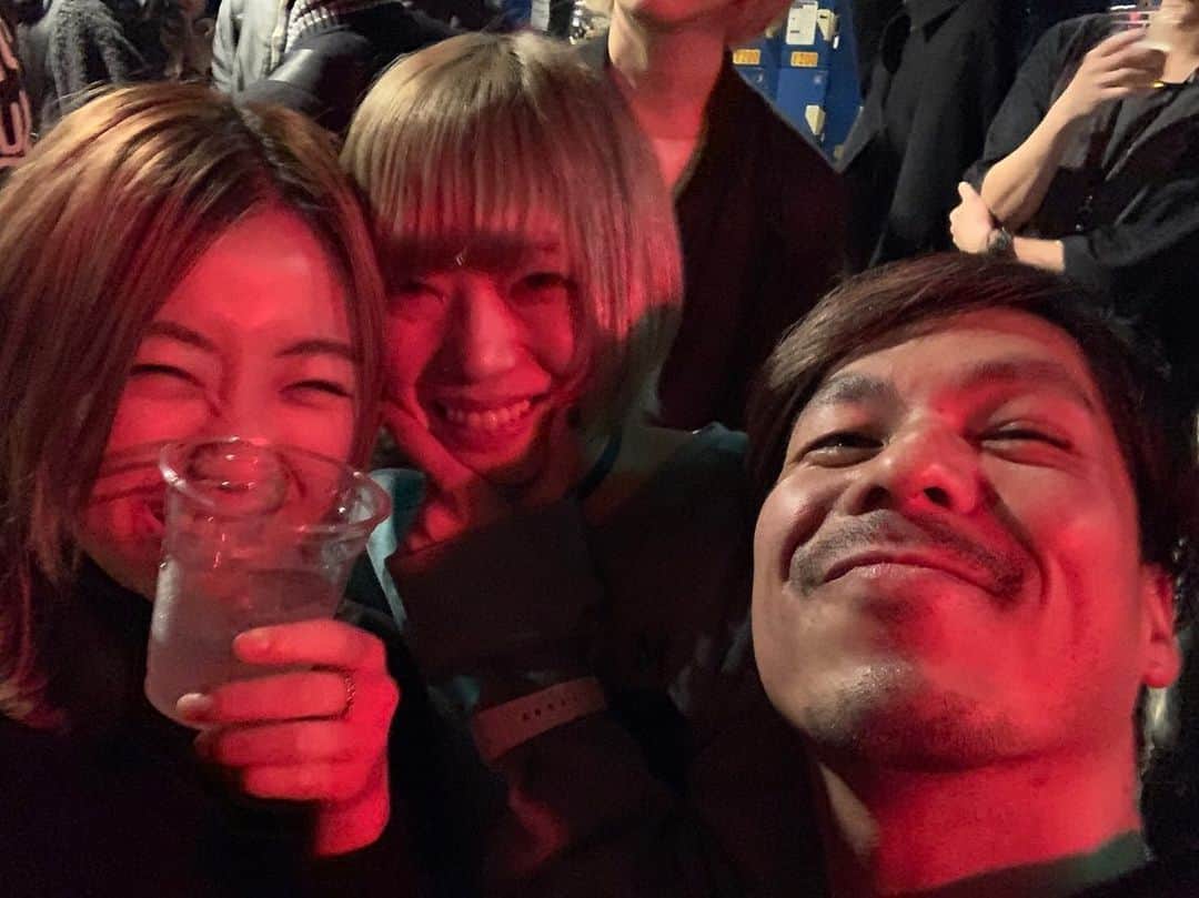 桜井誠のインスタグラム：「ドラム飲み会の思い出photo by @utagawanao  #俺酷い顔 #うたこす」