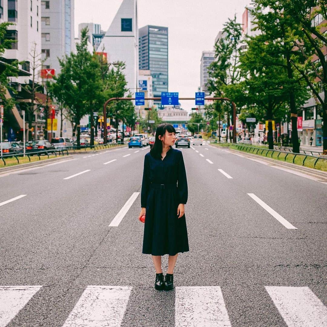 hiderin777のインスタグラム：「. . . 大阪戻ってきた( ๑⃙⃘ϋ๑⃙⃘ )  やはりマイホームタウンは落ち着く。 帰ってさっそく長湯。のぼせそう。 . . #りんごがーる」