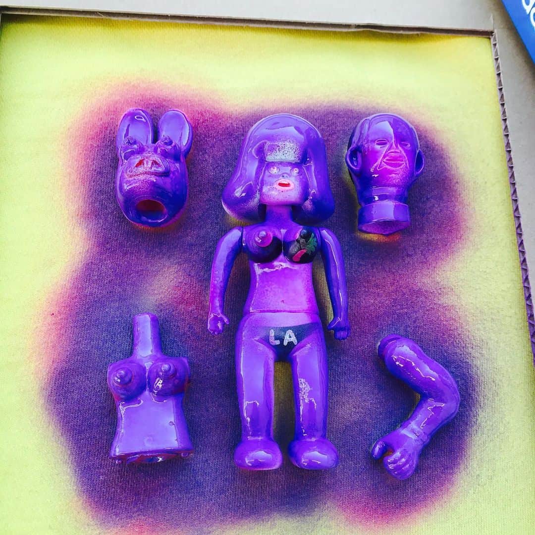 デハラユキノリのインスタグラム：「ソフビを使ったトレーナー作り Making sweat using soft vinyl」