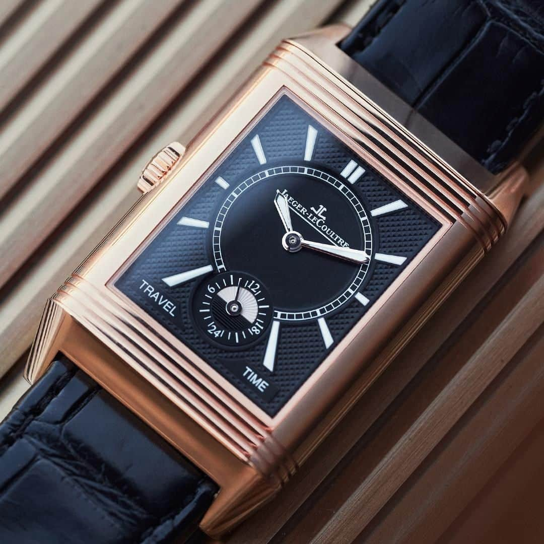 ジャガールクルトさんのインスタグラム写真 - (ジャガールクルトInstagram)「Symbiosis between style and function. #Reverso  Reverse dial displaying travel time with a black velvety Clous de Paris finish. Crafted to elegantly dress the wrist on any occasion. _ Reverso Classic Duoface Small Seconds _ #JaegerLeCoultre #Reverso #ArtDeco #Duoface #Style #Icon #PinkGold #FineWatchmaking #SwissWatch #ValleeDeJoux #Craftsmanship #SavoirFaire #精妙之芯时间之艺」1月17日 1時00分 - jaegerlecoultre