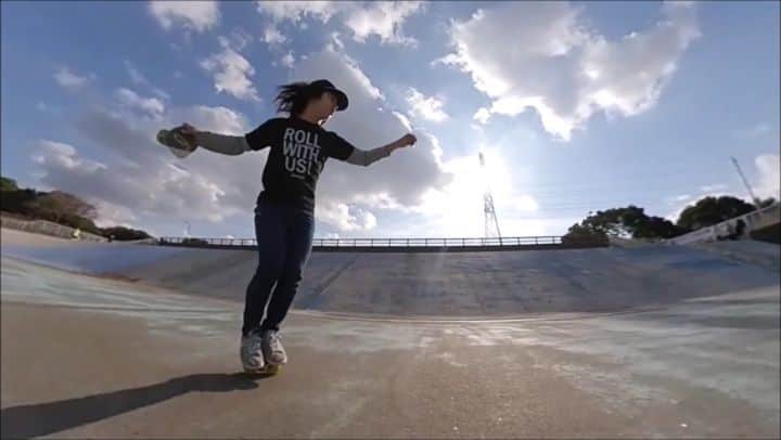 山本勇のインスタグラム：「Free skates 🎥by @sk8er_norip (@abendrot_extreme ) with  @insta360 one X 🎶by @gkmband ''Traffic'' #freeskates #JMKRIDE #rollwithus #isamuyamamoto #insta360onex  #insta360」