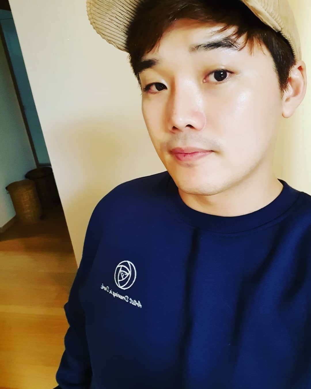 クォン・ヒョクスさんのインスタグラム写真 - (クォン・ヒョクスInstagram)「시각장애인 예술가분들의 꿈을 담은 맨투맨을 응원합니다~~!! @add_enactus #인액터스중앙 #시각장애인예술가 #응원 #당신은꽃」1月17日 1時03分 - kwunhyuksoo